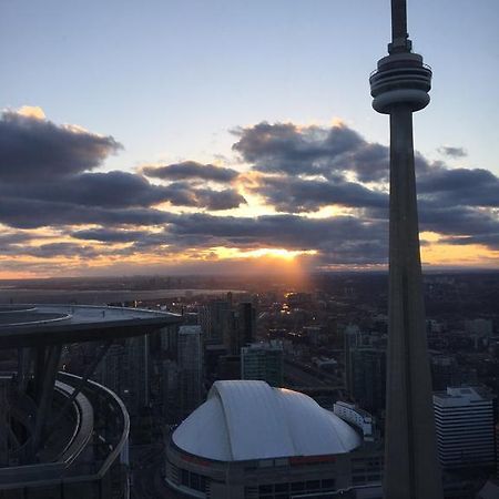 Ihost Suites Ice Condo Toronto Exterior photo
