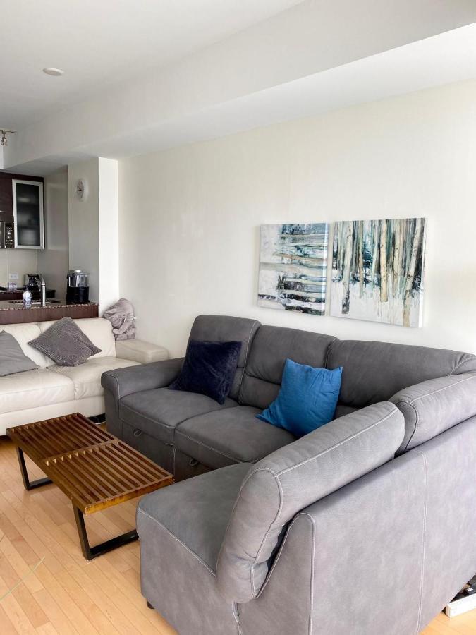 Ihost Suites Ice Condo Toronto Exterior photo