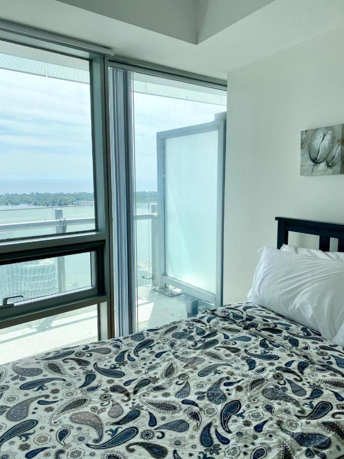 Ihost Suites Ice Condo Toronto Exterior photo