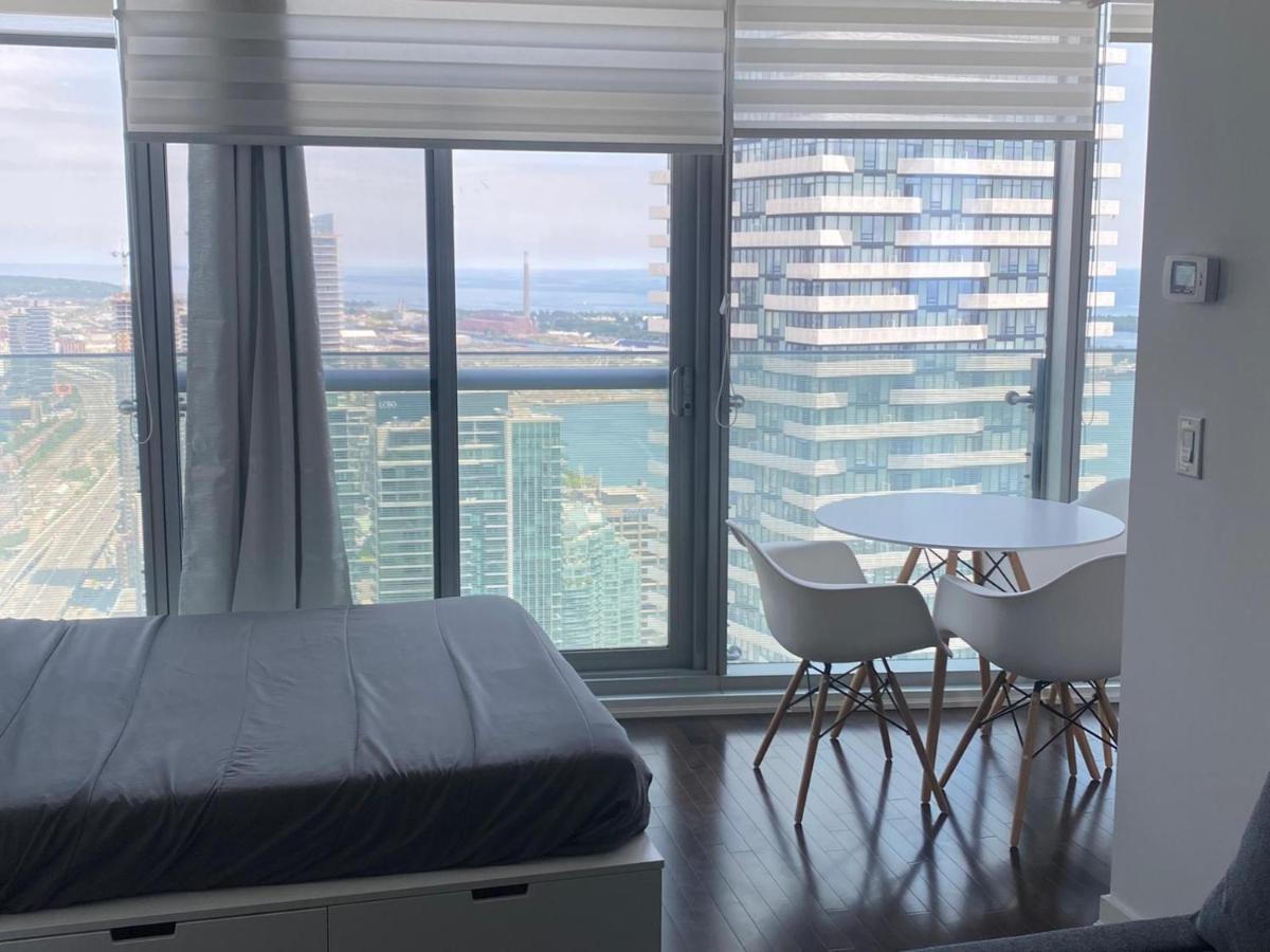 Ihost Suites Ice Condo Toronto Exterior photo
