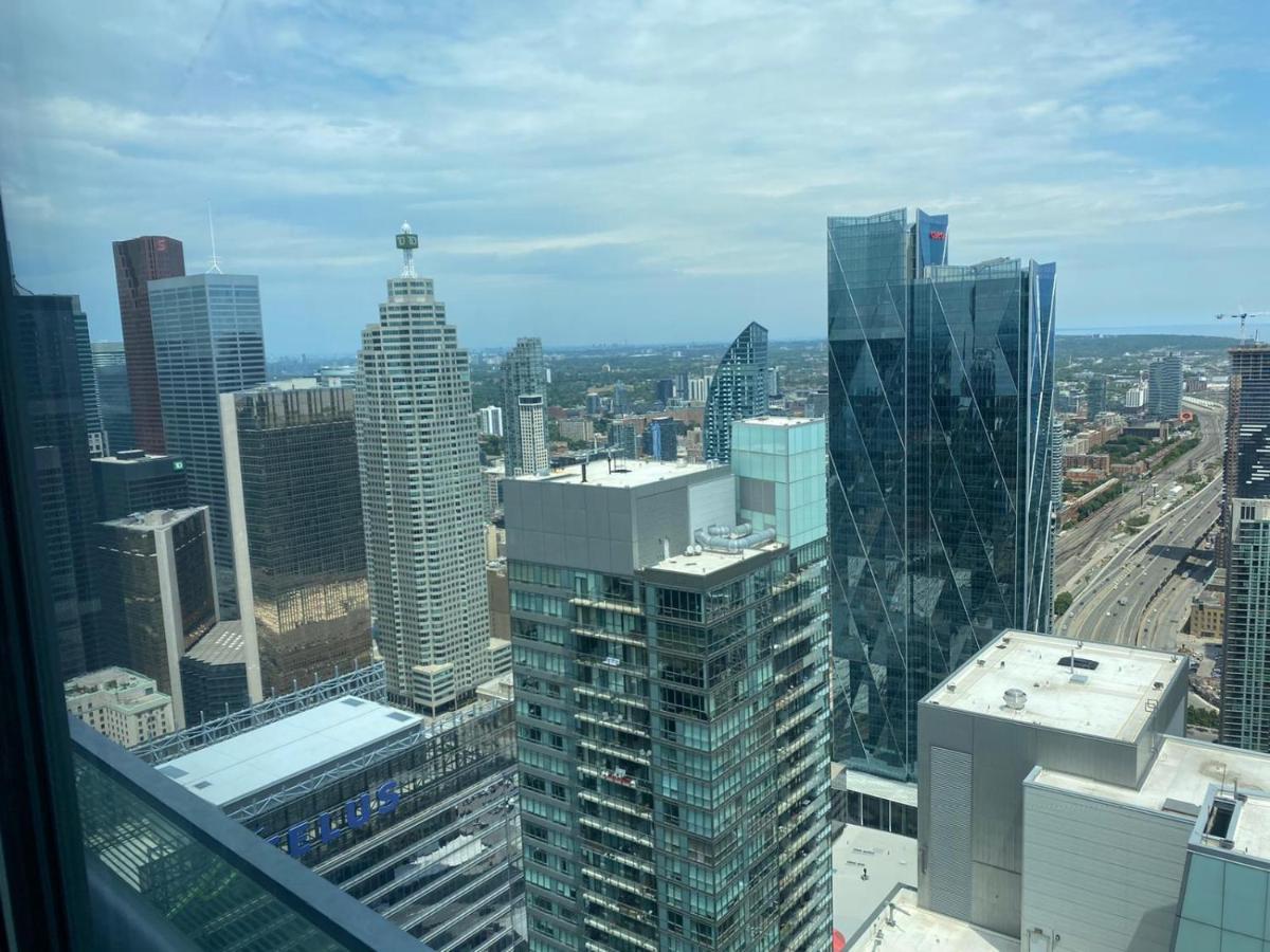 Ihost Suites Ice Condo Toronto Exterior photo