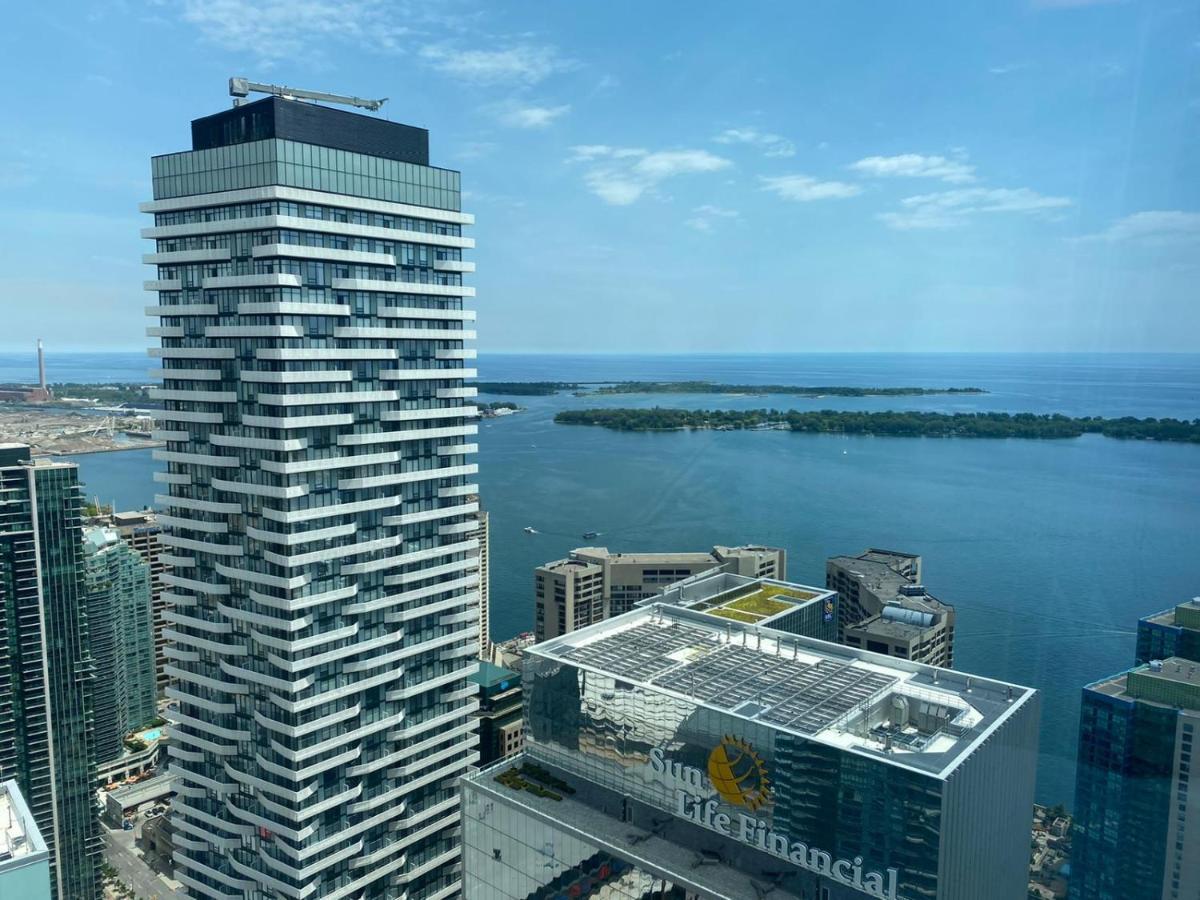 Ihost Suites Ice Condo Toronto Exterior photo