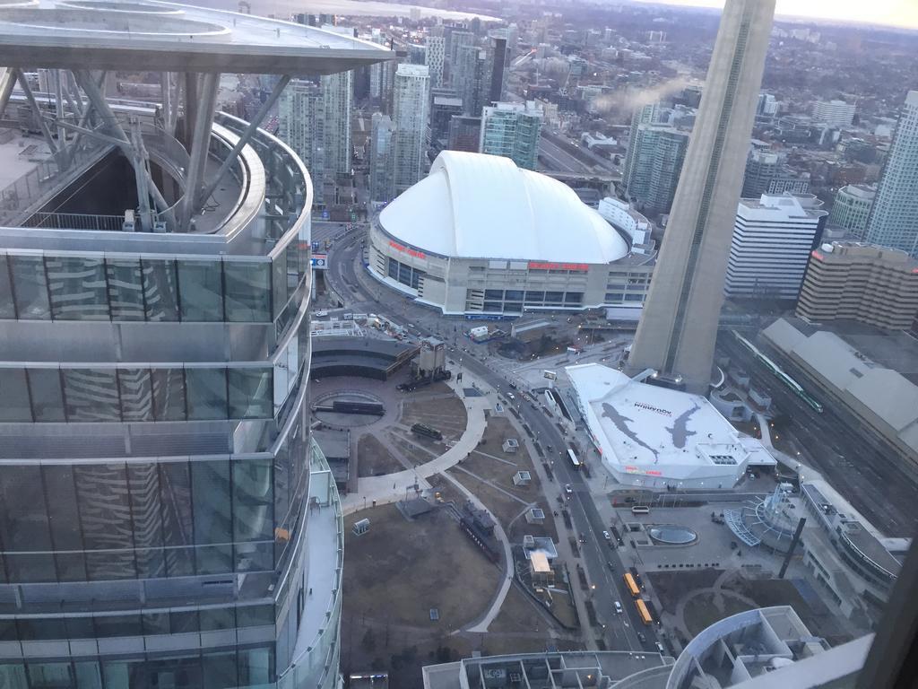 Ihost Suites Ice Condo Toronto Exterior photo
