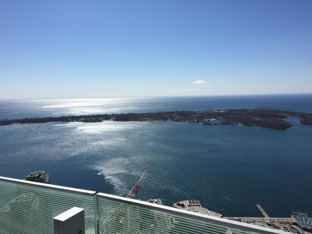 Ihost Suites Ice Condo Toronto Exterior photo