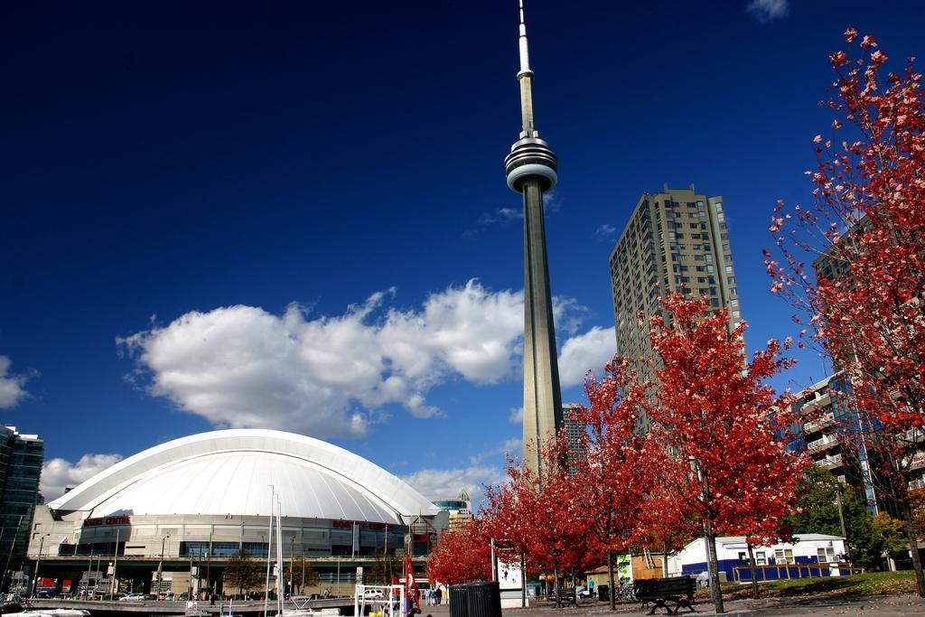 Ihost Suites Ice Condo Toronto Exterior photo